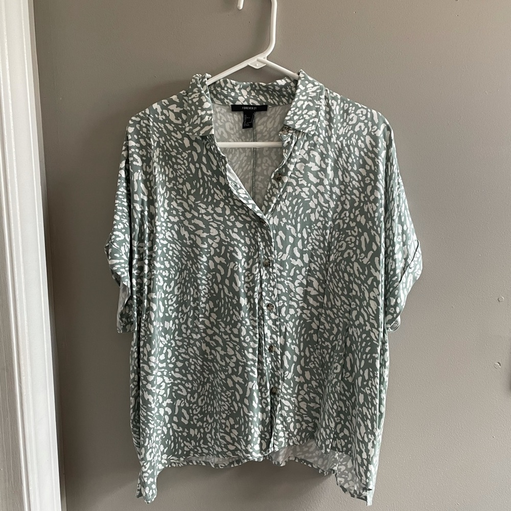 Forever 21: Top